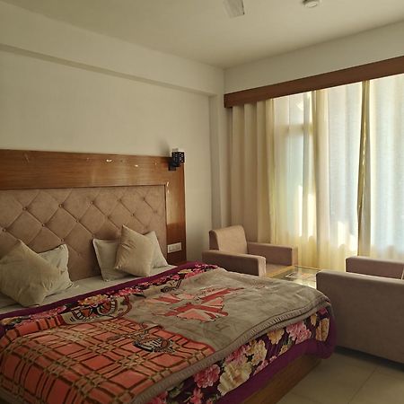 Santosh Cafe & Rooms Amritsar Extérieur photo